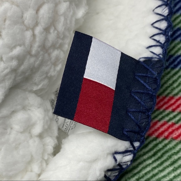 Tommy Hilfiger Plaid Sherpa Throw Blanket Holiday - Picture 3 of 8